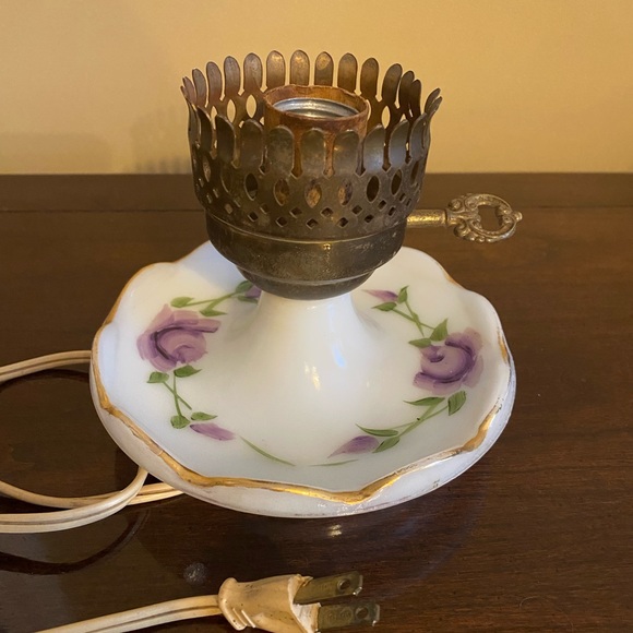 Vintage Milk Glass Lamp Dish Style Plug In Decorative Lamp Cottage Style - Picture 4 of 10
